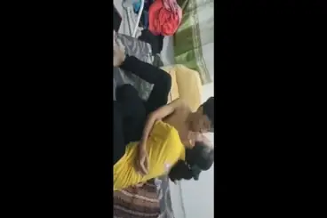 Ibu dan Anaknya Ngentot Gila, Memek Ibu Basah Digenjot Anak Sampe Crot Banjir